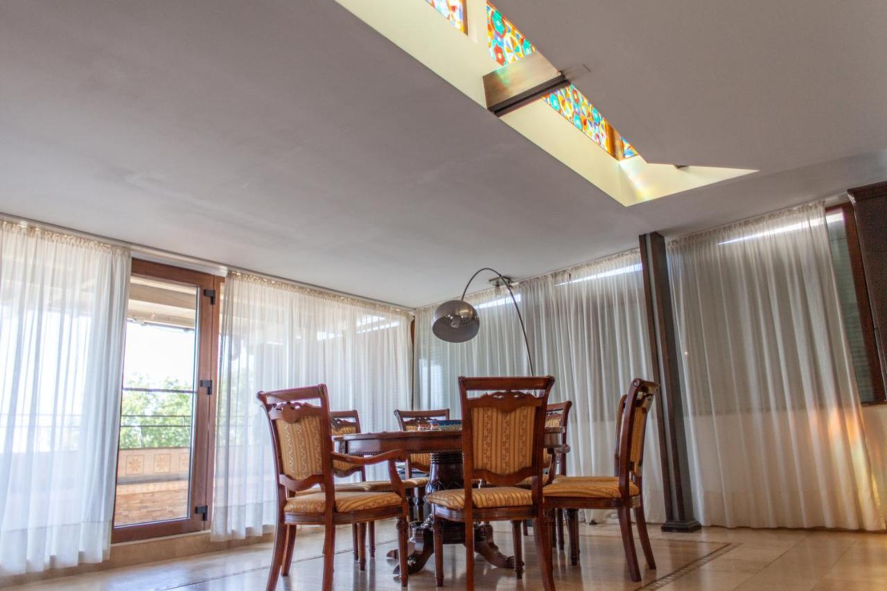 Spacious Apartment In City Centre Iasi Eksteriør bilde