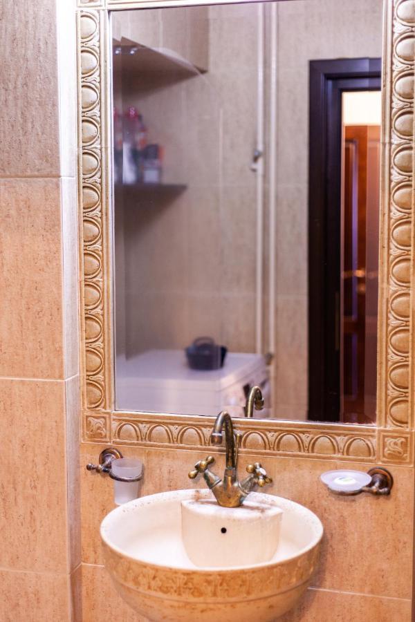 Spacious Apartment In City Centre Iasi Eksteriør bilde