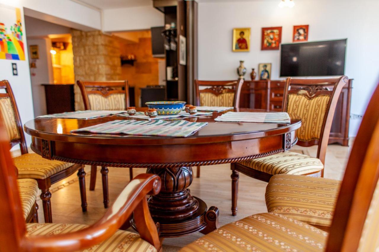 Spacious Apartment In City Centre Iasi Eksteriør bilde