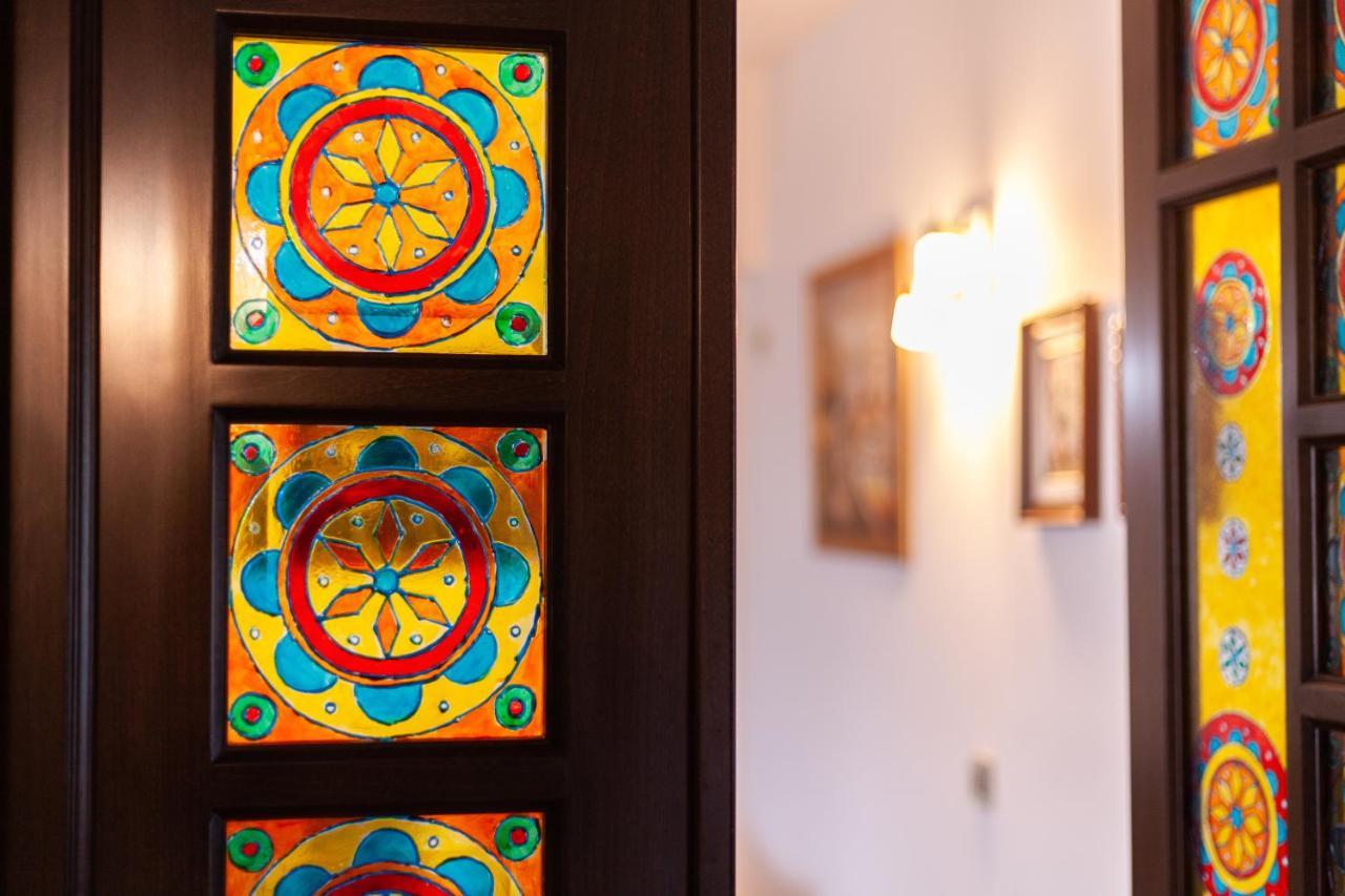Spacious Apartment In City Centre Iasi Eksteriør bilde