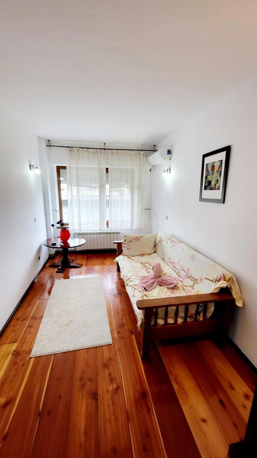 Spacious Apartment In City Centre Iasi Eksteriør bilde